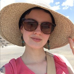 Meet your Posher, Brittany
